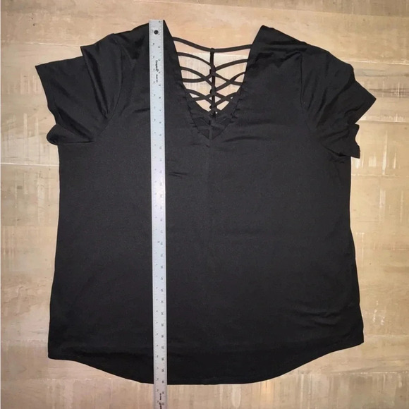 LANE BRYANT LIVI V-Neck Recycled Soft Macrame-Back Tee 18/20 - Picture 10 of 16